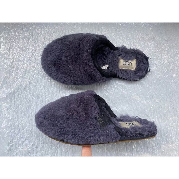 UGG® Women’s Fluffette slippers Navy Sz 6 US - Picture 2 of 10